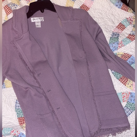 Cute cardigan - Picture 2 of 2